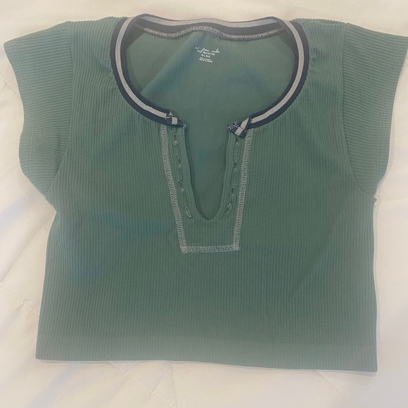 Urban Outfitters Crop Top - Picture 1 of 1